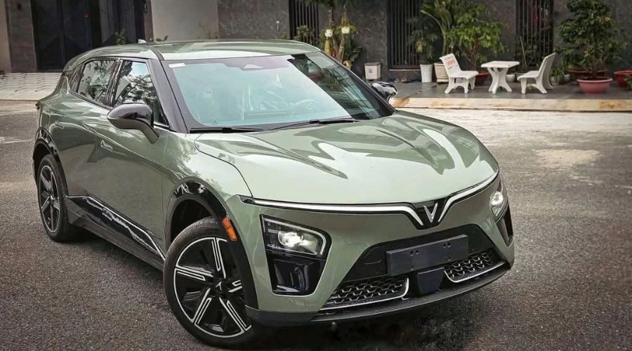 VinFast VF7