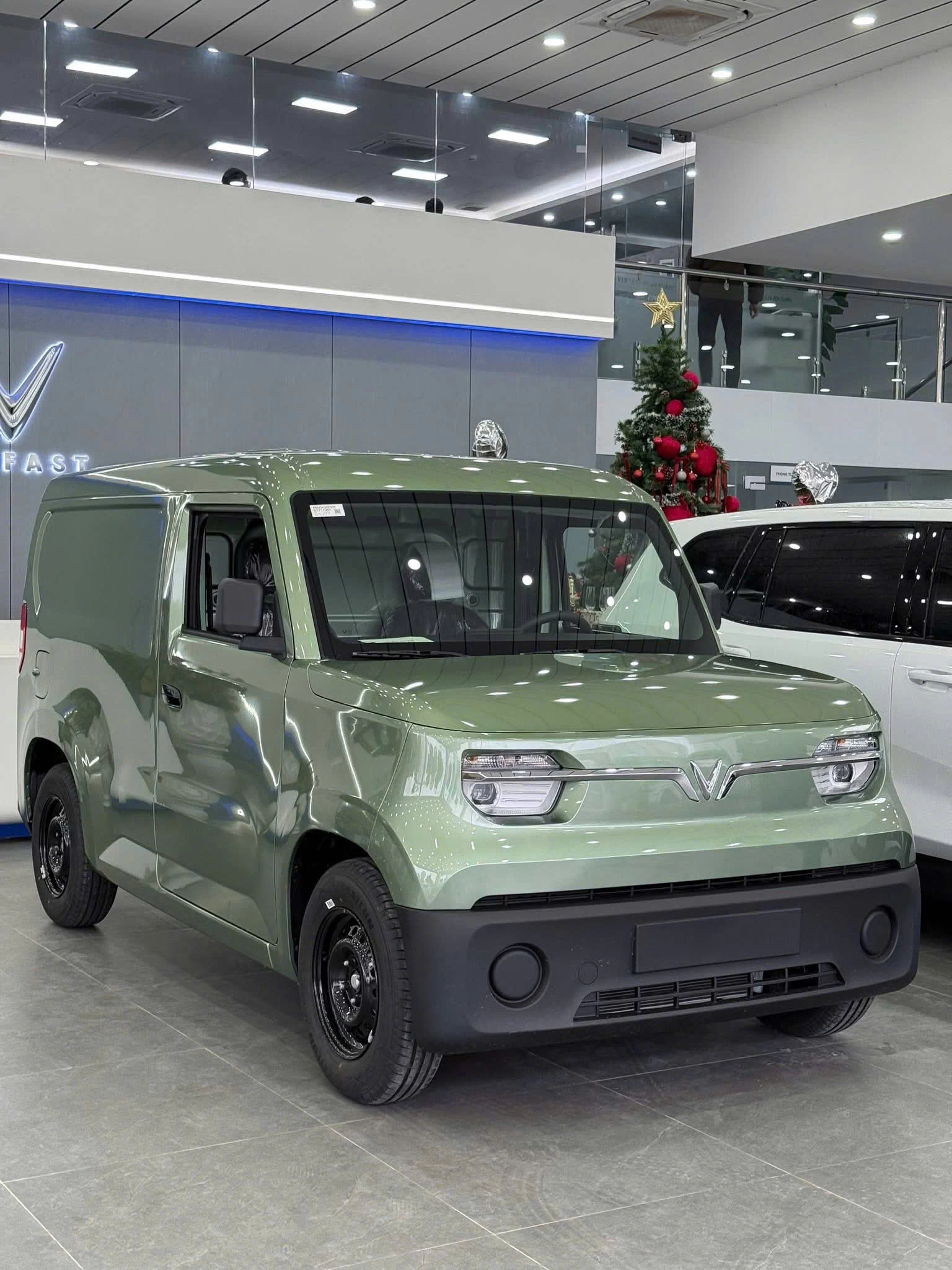 EC VAN (1)