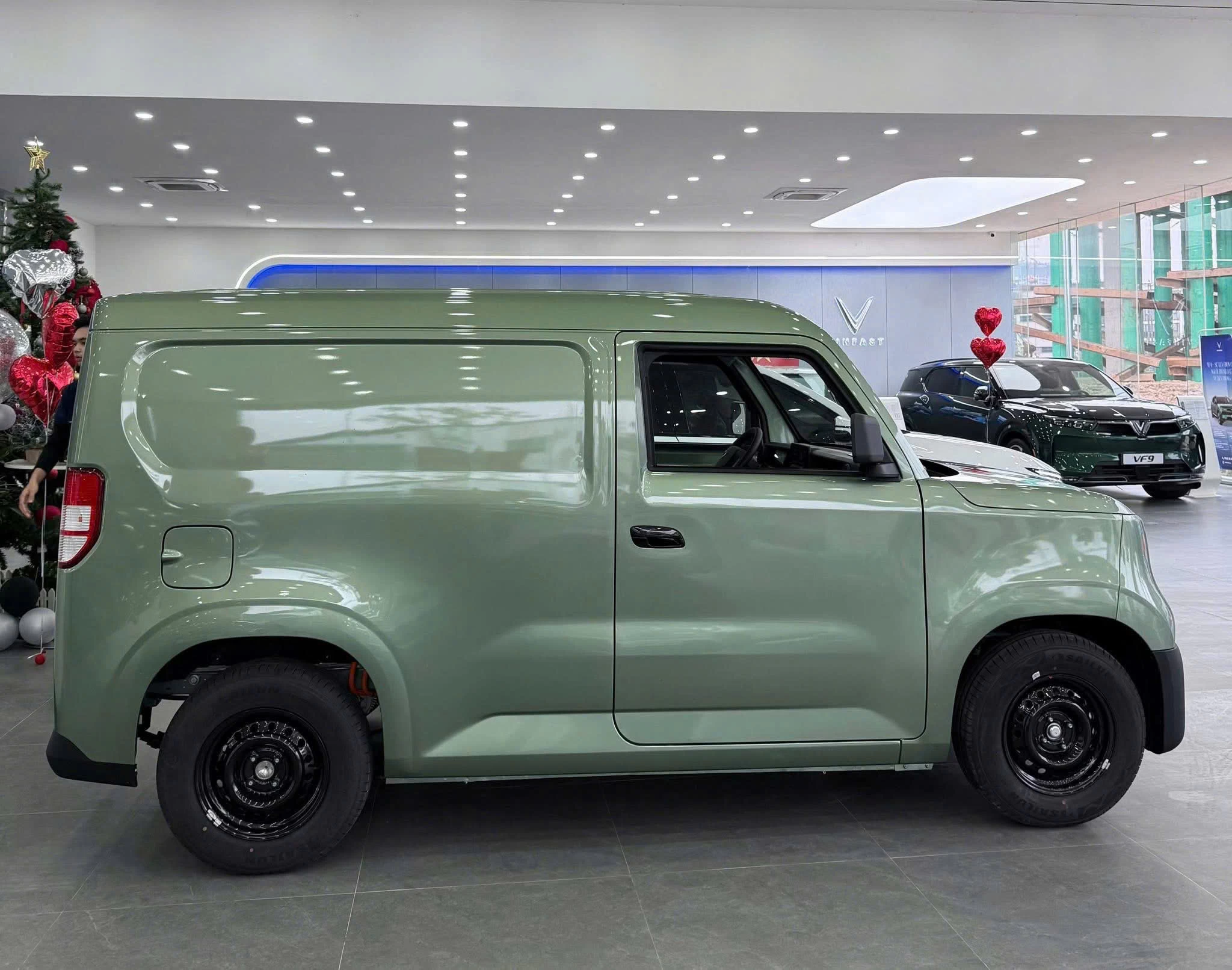 EC VAN (2)